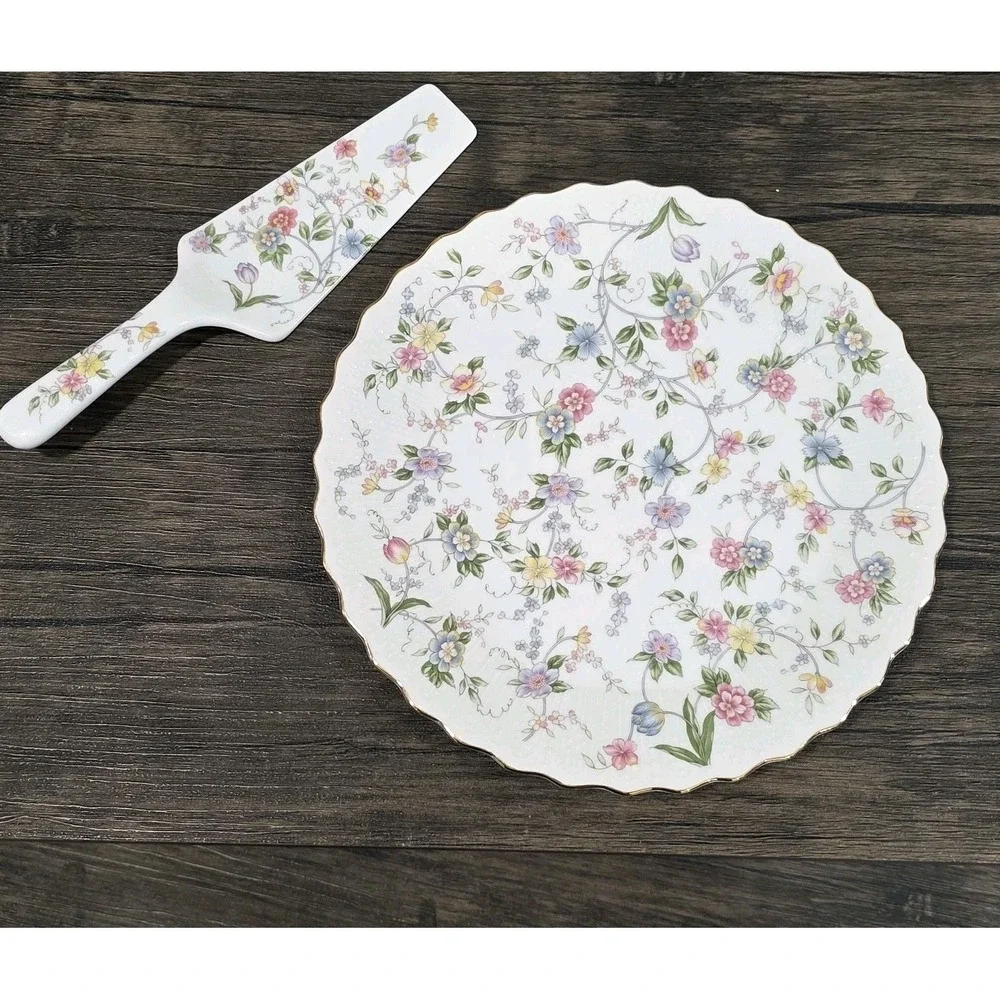 Vintage Ceramic‎ Corona Fine China Gold Rimmed Floral Pattern Plate With Spatula